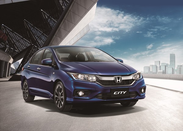 閃蝶藍車色全面下放　Honda FIT、City換裝換色搶市場（圖／翻攝自Honda）