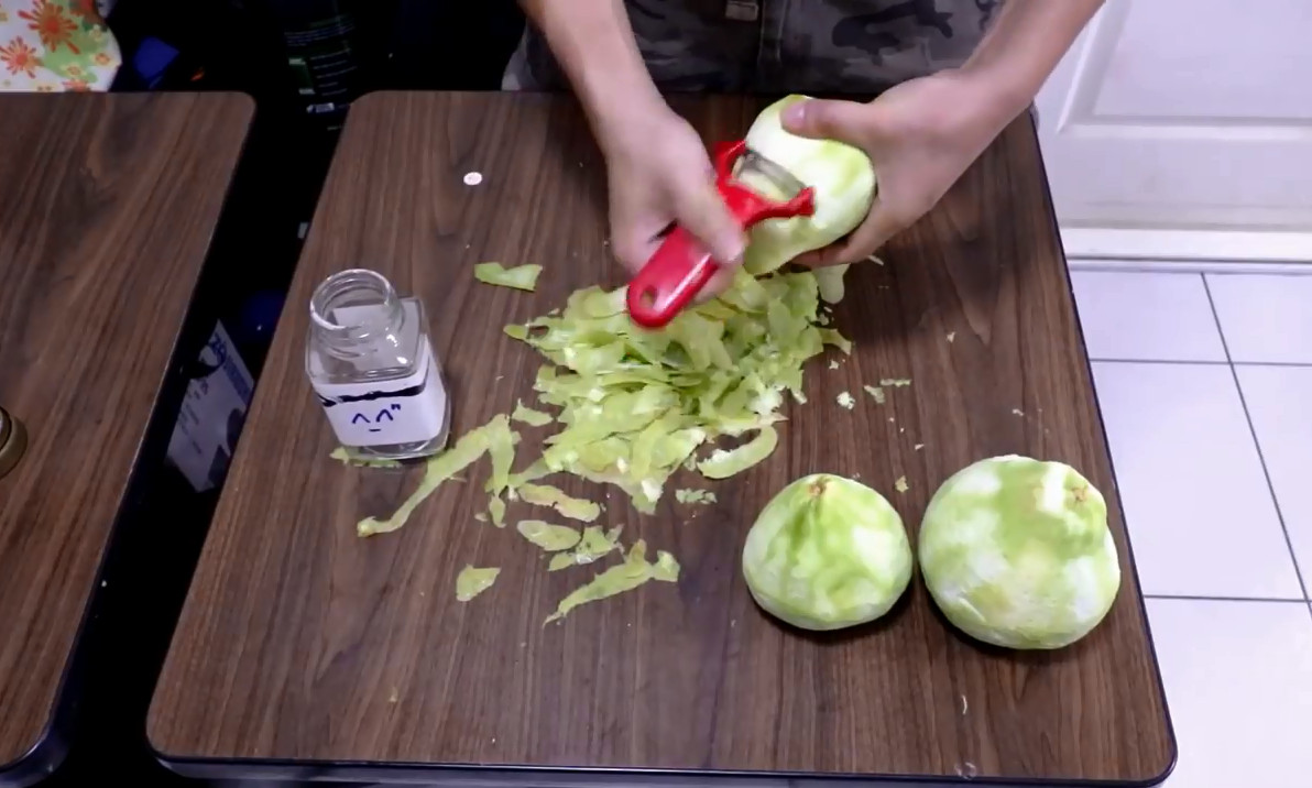 ▲▼天然柚子皮清潔液。(圖/翻攝自阿戎粉絲專頁)