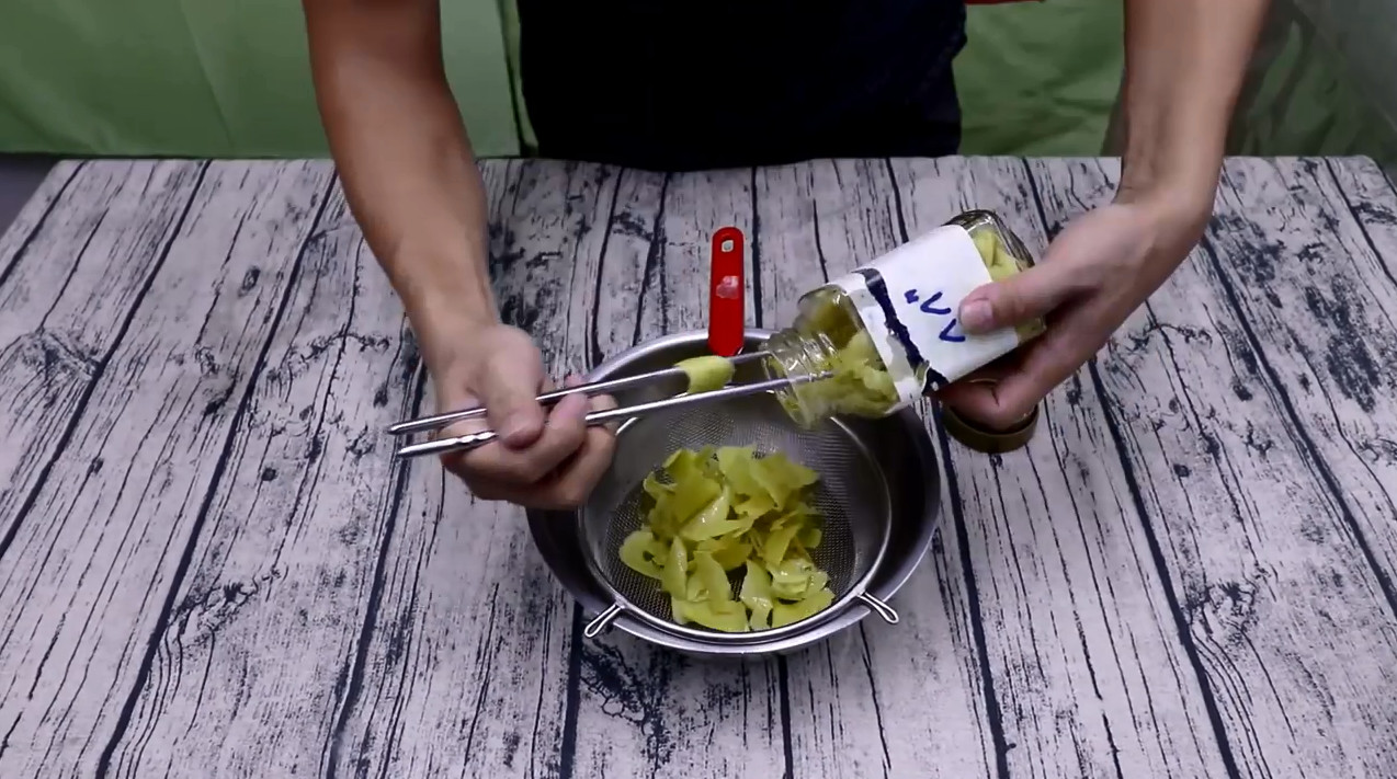 ▲▼天然柚子皮清潔液。(圖/翻攝自阿戎粉絲專頁)