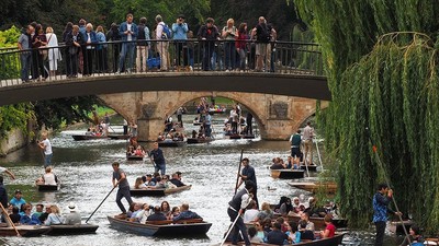 英國劍橋爆發「徐志摩之亂」　陸客人潮湧進學生宿舍：進來瞅瞅