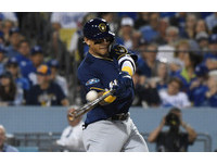 7局上艾西亞（Orlando Arcia）轟出兩分砲，讓整場比賽沒有懸念。