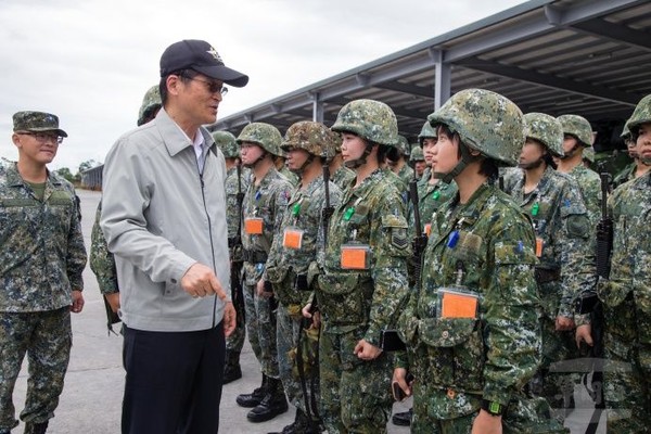 嚴部長視導宜蘭駐軍　要求訓練從嚴從難重視榮譽