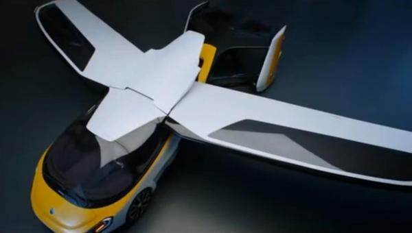 ▲Aeromobil在飛行模式下，就像是一架小型輕航機。            。（圖／翻攝中國國際進口博覽會公眾號）