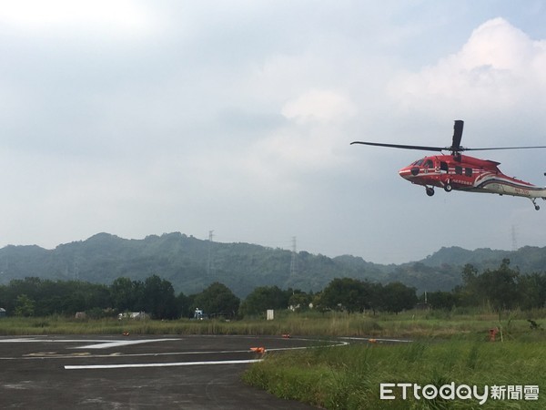 ▲▼7旬登山客途中身體不適脫隊, 警消救援卻仍不治。(圖/記者李忠憲翻攝)