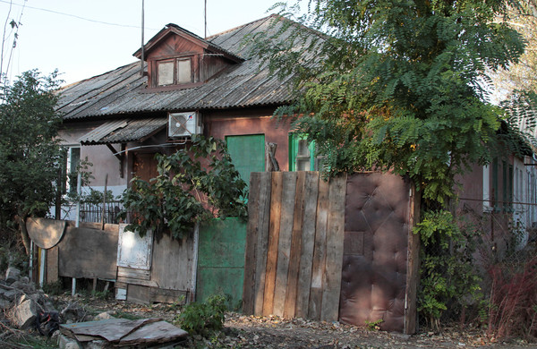 ▲▼克里米亞校園屠殺事件兇嫌曾住過的房屋。（圖／路透）