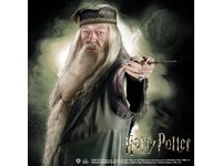 最後一款要介紹的是鄧不利多款魔杖，身為哈利迷，當然知道這世界上最強的魔杖、死神的聖物之一就是接骨木魔杖啊，頂端鑲著白鑽，戴上後，絕對可以擁有超強大的魔力，並且！優雅又迷人～