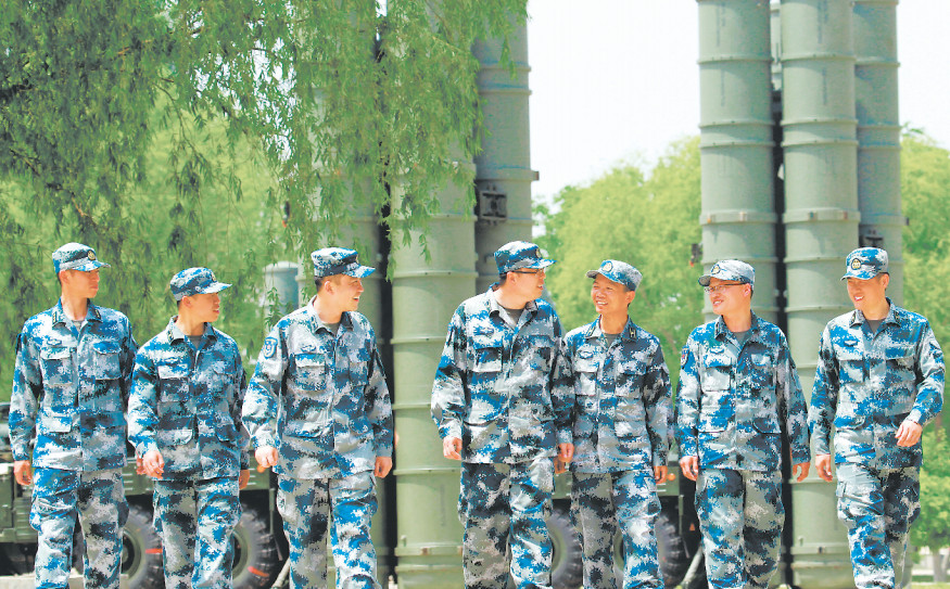 解放軍空軍地導某團某營「高學歷戰勤班」，該單位裝備了S-300型防空導彈。（圖／翻攝自解放軍報） 