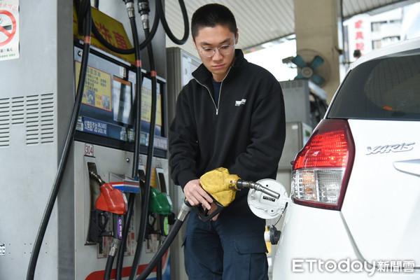 ▲產油國沙國6月加碼減產，台灣中油宣佈下周國內汽、柴油零售價格再度調漲。（圖／記者林敬旻攝）