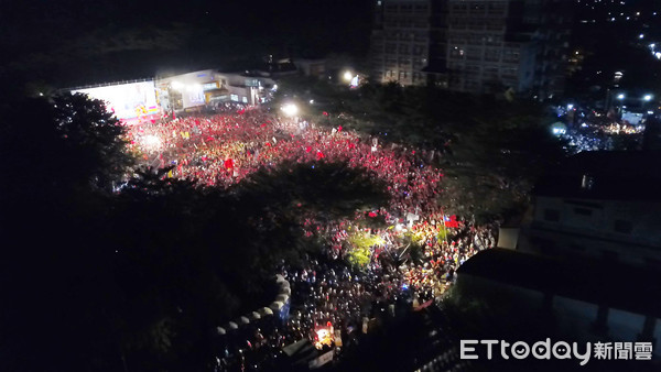 ▲▼高雄市長候選人韓國瑜美濃造勢晚會空拍照,韓國瑜            。（圖／記者徐文彬攝）