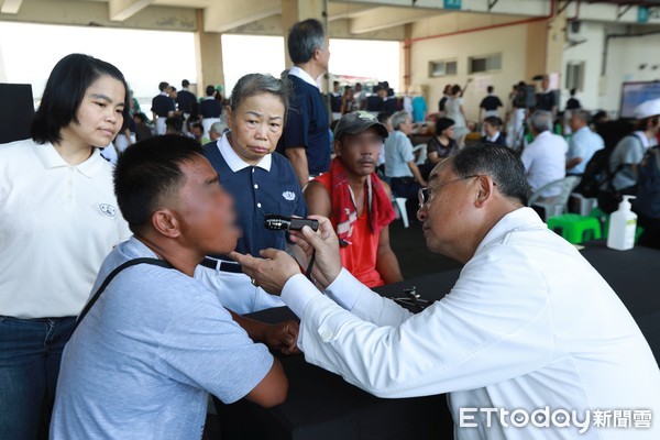 ▲「有福的人走進去」深耕花蓮防癌16年 許文林獲醫療奉獻獎。(圖/花蓮慈院提供)