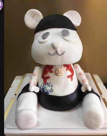 訂熊熊蛋糕變崩壞傑利鼠，網友笑翻「幼稚園紙黏土作品」。（圖／翻攝自Facebook／爆料公社）