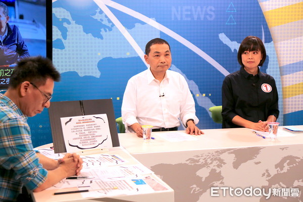 ▲▼侯友宜接受雲端最前線專訪,侯友宜,江怡臻,葉元之 。(圖/記者歐昶廷攝)