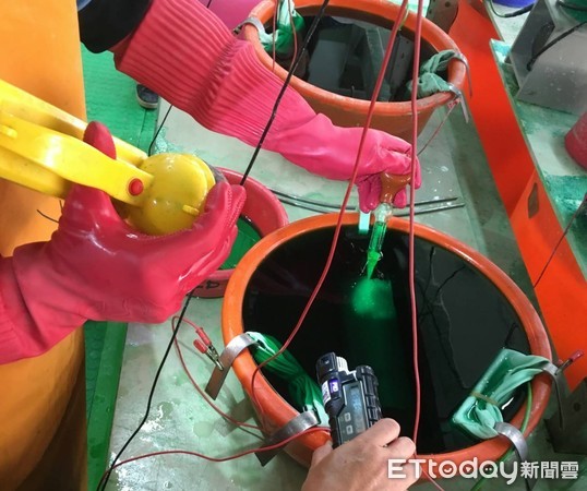 ▲天天皮膚癢、流鼻血 他工作4年被這「重金屬」害慘了。(圖/長庚醫院提供)