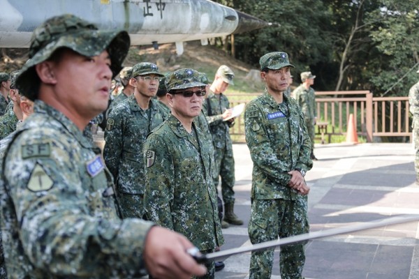 王信龍視導山隘行軍部隊　肯定官兵戮力訓練表現