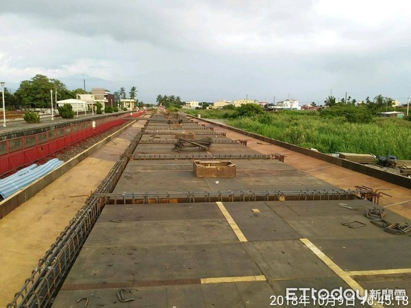 ▲台鐵南迴鐵路潮州-枋寮段電氣化工程。(圖/鐵道局提供) ▲台鐵南迴鐵路潮州-枋寮段電氣化工程。(圖/鐵道局提供)