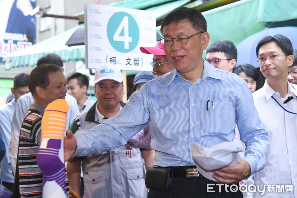 ▲▼台北市長候選人柯文哲於雙和市場掃街。（圖／記者林敬旻攝）