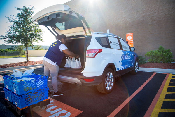 ▲▼買菜免出門！Ford與Walmart合作　無人自駕車宅配到家送貨到府。（圖／翻攝自Ford）