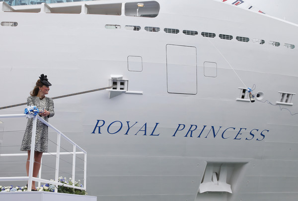 ▲▼ 劍橋公爵夫人殿下（凱特王妃）出席公主遊輪（Princess Cruises）新船命名《皇家公主號（Royal Princess）》活動。（圖／達志影像／美聯社）