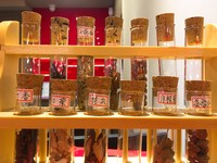 店內各式湯底運用的香料。