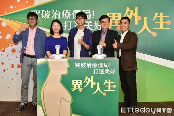 異位性皮膚炎「癢到凍未條」 他40年來每天只熟睡1小時。(圖/公關提供)