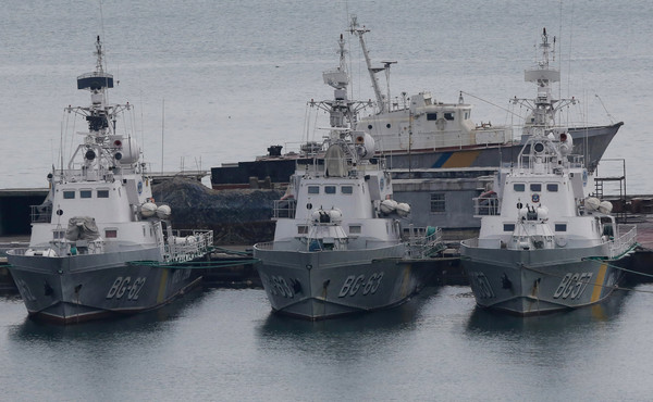 ▲烏克蘭3艘軍艦在25日越過俄羅斯邊界遭俘虜。（圖／路透）