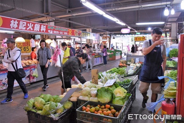 ▲花蓮市重慶市場獲經濟部評選為三星優良市集。（圖／花蓮市公所提供，下同）