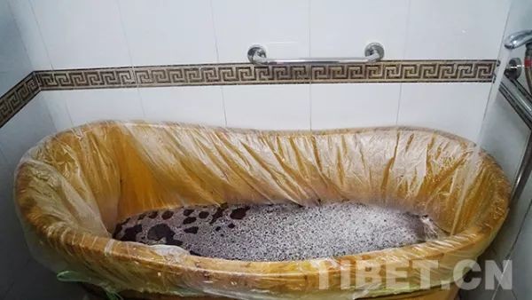 ▲▼ 北京藏医院药浴科病房中的药浴盆。（圖／中國西藏網）