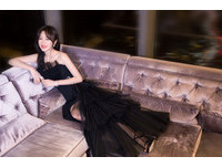 秦嵐為這件禮服拍攝多張神級美照。