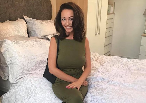 ▲▼英格蘭女子伍德豪斯(Sammy Woodhouse)青少年時期曾被性侵,後來她生下孩子,試圖去過正常的生活。侵犯她的男子侯賽因(Arshid Hussain)卻向地方議會提出申請,想要擁有照顧兒子的權利。(圖/翻攝自臉書/Sammy Woodhouse)