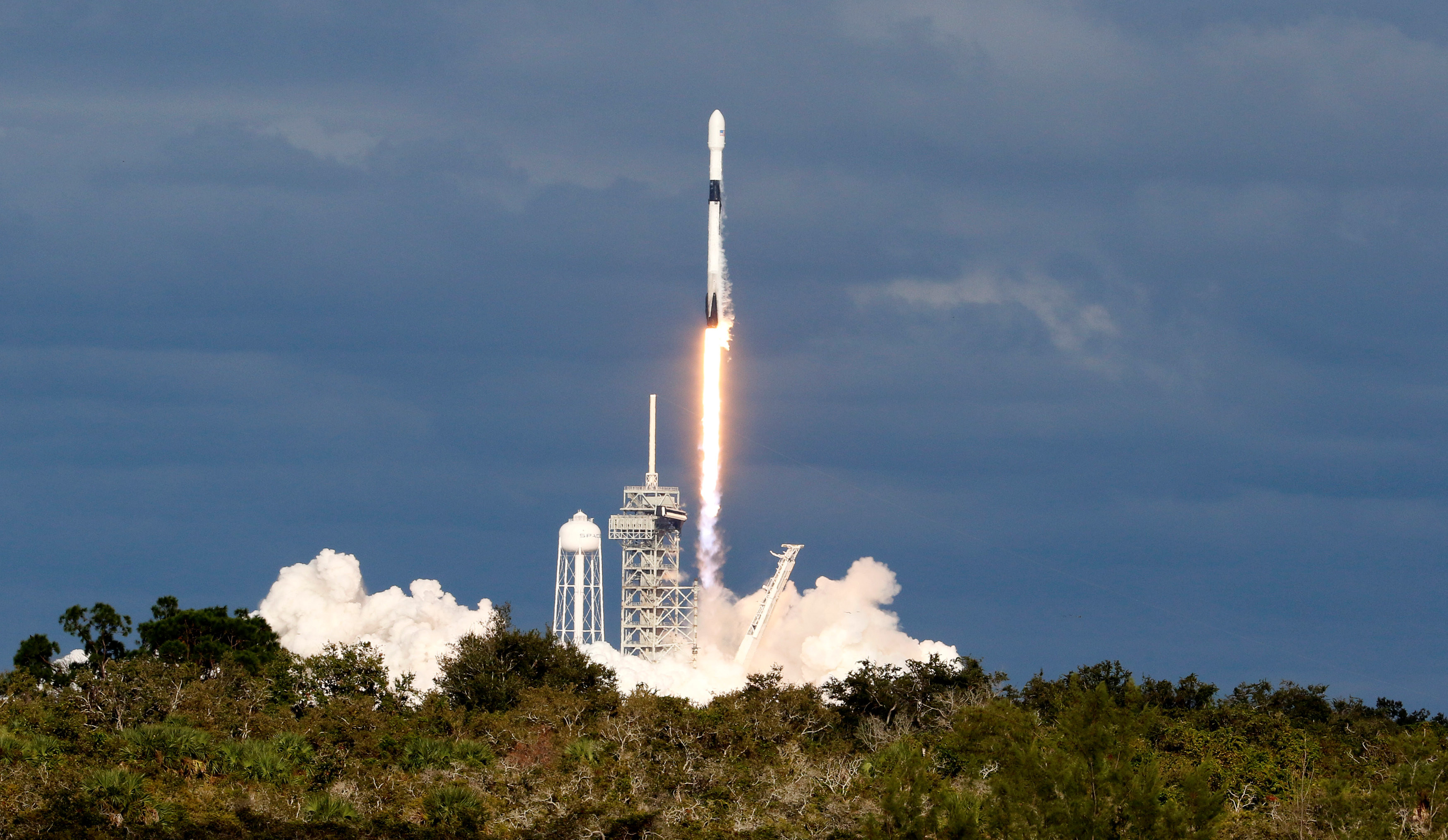 ▲美國太空探索技術公司「SpaceX」今年11月發射「獵鷹9號」（Falcon 9）火箭。（圖／路透社）