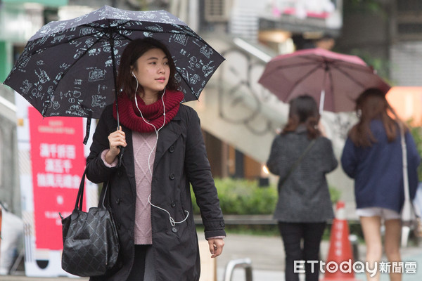 ▲▼下雨,雨天,天氣預報,陰天,寒流,低溫,氣溫下降（圖／記者季相儒攝）