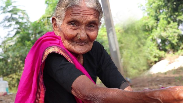 ▲全球最年長Youtuber馬斯坦娜瑪過世享壽107歲。（圖／翻攝自Facebook／Country Foods）