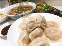 高麗菜水餃每顆重在30克上下。
