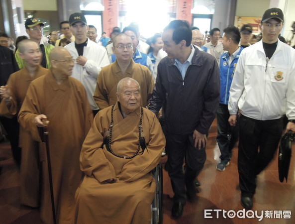 ▲▼朱立倫2015年赴法鼓山祈福會見星雲法師。（圖／ETtoday資料照）