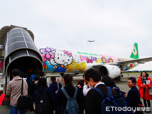 ▲搭飛機,搭機,飛機餐,長榮航空,Hello Kitty彩繪機,長榮,長榮飛機餐。（示意圖／記者彭懷玉攝）