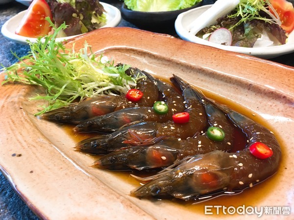 ▲▼韓式醬蝦並非每間韓國餐廳都有。（圖／記者陳建竹攝）