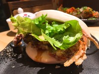 軟殻蟹口味會搭配美乃滋醬。