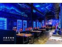 超美的星空很好拍，從用餐的氛圍，再加上餐廳內挑高的空間沒有壓迫感，讓人特別輕鬆自在！ 