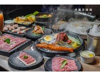 2人套餐「特級美牛 1,688元 」開烤Bar嚴選多種優質食材，可以單點或選擇套餐，可品嚐牛Prime無骨牛小排、海鮮盤、飯糰、牛舌肉醬飯等美食，吃起來很有飽足感。