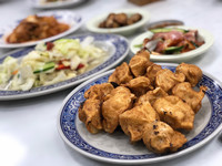 ▲▼市面上少見的「炸」餃子。（圖／記者陳建竹攝）