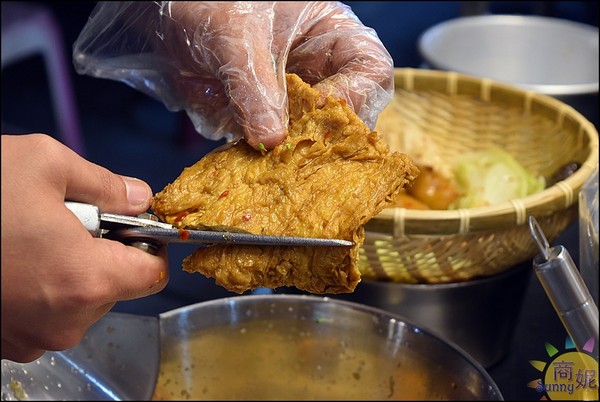 ▲太原夜市必吃滷味脆腸。（圖／商妮的吃喝遊樂提供）