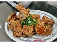 九母魚酥吃起來口感彈牙。