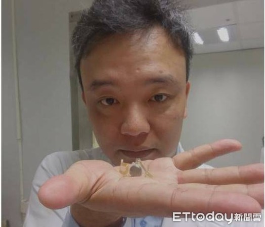 ▲林口長庚眼科部視網膜科主任、電子眼團隊召集人黃奕修。(圖/長庚醫院提供)