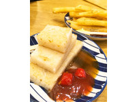 菜頭粿來自近80年老舖三六粿店。
