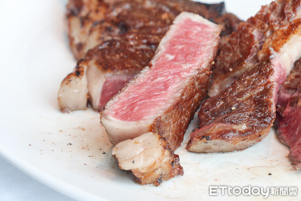 ▲PRADA惡魔牛排開幕前菜單搶先看 沒低消且不收服務費,Smith & Wollensky。(圖/記者黃士原攝)