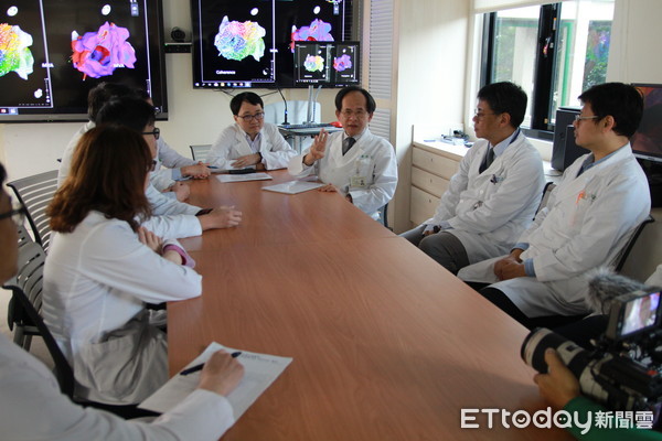 ▲北榮副院長陳適安與團隊。(圖/台北榮總提供)