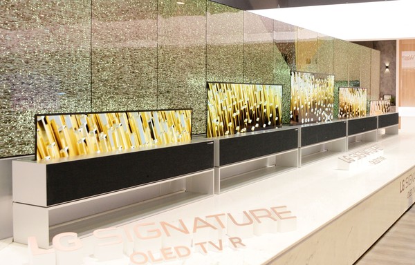 ▲LG首度發表旗下量產化的捲起收納電視。（圖／LG提供）