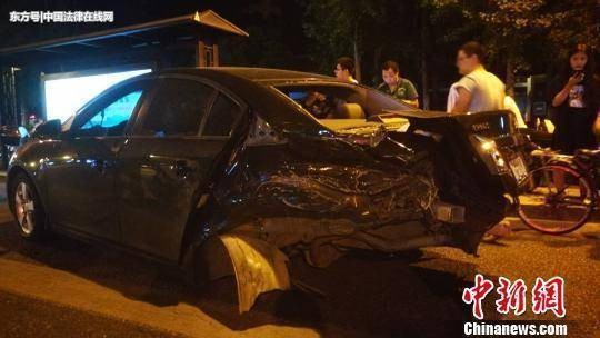 ▲杭州一名女司機2018年7月駕賓士失控衝撞釀5死。（圖／翻攝自中新社）