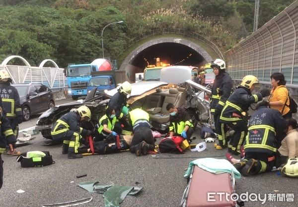 ▲▼國道車禍。（圖／記者陳雕文翻攝）