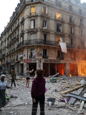 ▲▼巴黎市中心驚傳爆炸。（圖／翻攝自Twitter／JBMontarnier）